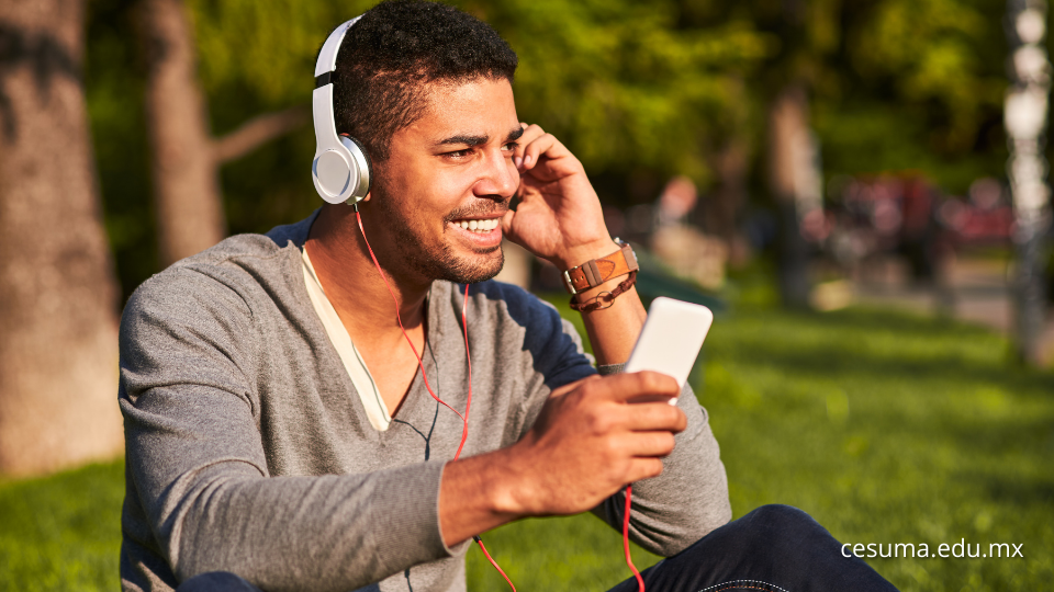 Los podcasts religiosos más escuchados del momento